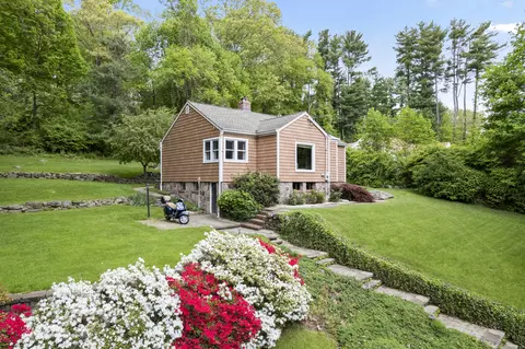 196 Harrison Rd, Cheshire, CT 06410