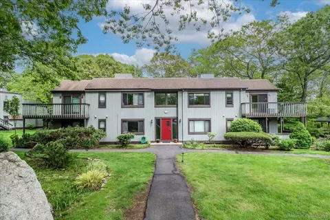 28 Harbour Vlg # D, Branford, CT 06405