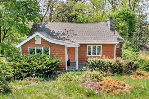 22 Ridge Rd, New Fairfield, CT 06812