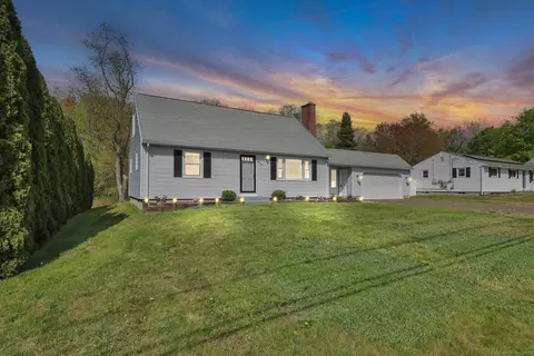 327 Abbe Rd, Enfield, CT 06082