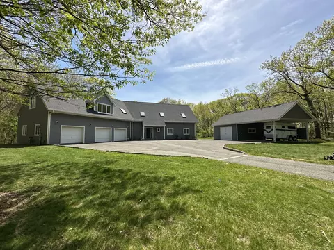 28 Drewbarrie Ln, Easton, CT 06612