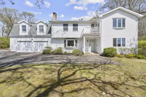 87 Knollwood Dr, Branford, CT 06405