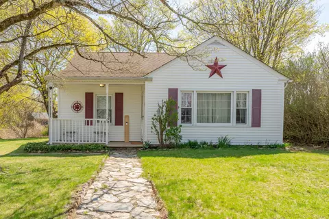 23 Strosberg Rd, Waterford, CT 06385