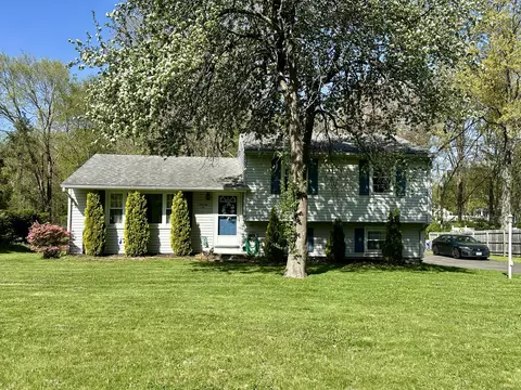 76 Chidsey Dr, North Branford, CT 06471