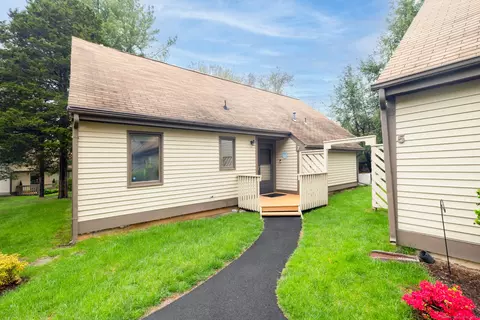 7 Copper Hill Dr #7, Guilford, CT 06437