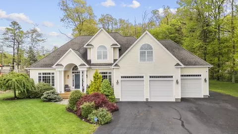 367 Bella Vista Ln, Manchester, CT 06040