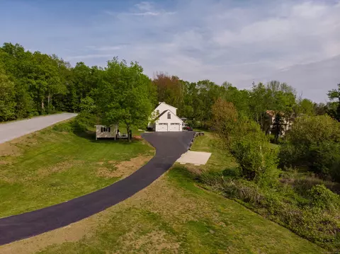 11 Huntington Dr, Plainfield, CT 06374