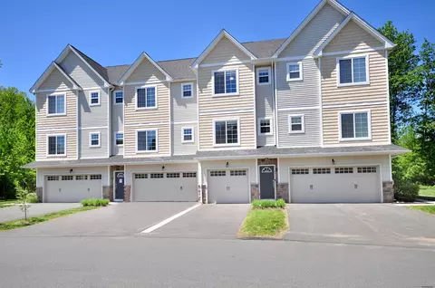 77 Lexie Ln #77, South Windsor, CT 06074