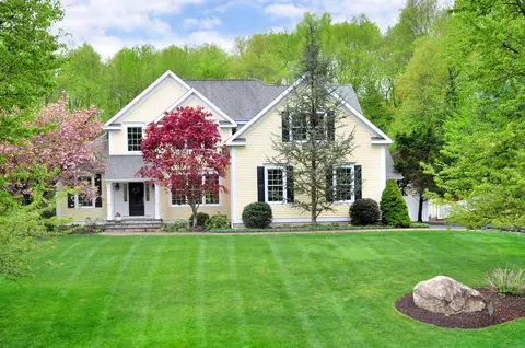 47 Pheasant Hill Rd, Canton, CT 06019