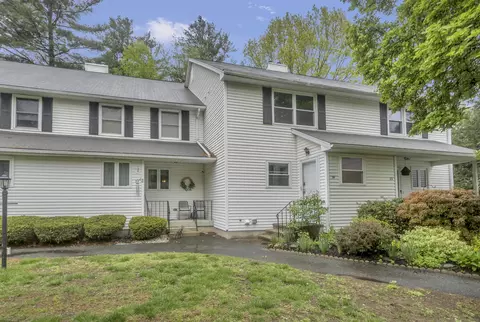 54 Oldefield Farms #54, Enfield, CT 06082