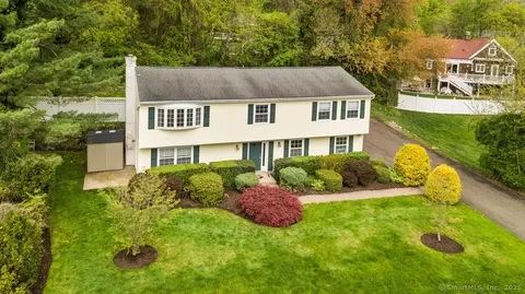 5 Tarone Dr, Norwalk, CT 06851