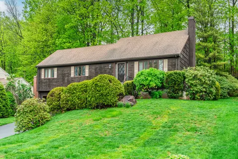 214 Candlewyck Dr, Newington, CT 06111