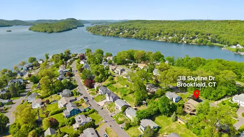 38 Skyline Dr, Brookfield, CT 06804
