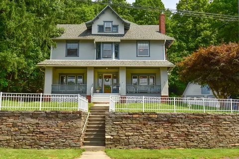 34 Snipsic St, Vernon, CT 06066