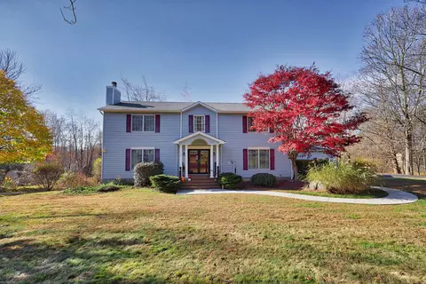 165 Valley View Rd, Thomaston, CT 06787