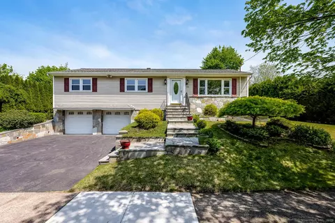 250 Glenn Dr, Stratford, CT 06614
