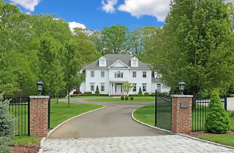 45 Edwin Ct, Guilford, CT 06437