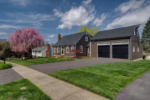 66 Fawn Dr, Berlin, CT 06037