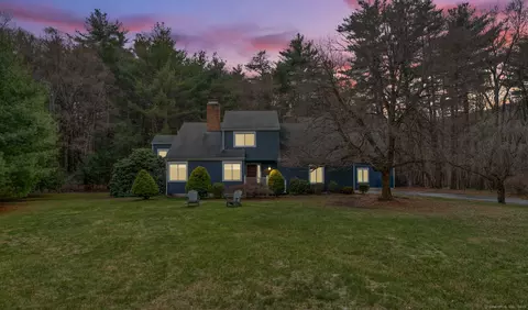 15 Smokey Ridge Rd, Simsbury, CT 06070