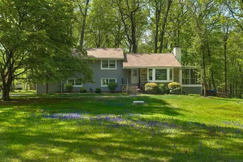1 Richmond Hill Rd, Weston, CT 06883