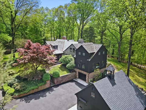 37 Cedar Hls, Weston, CT 06883