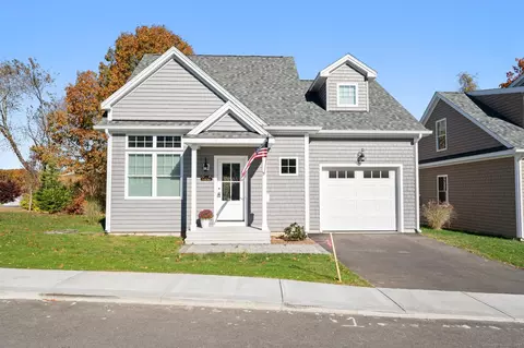 6 Ivy Hill Rd, Waterford, CT 06385