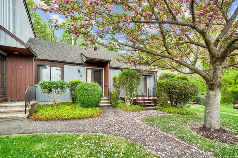 17 Shepard Hill Rd #17, Hamden, CT 06514
