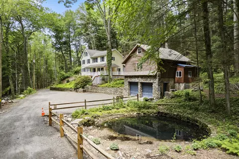 18 Brookside Trl, Monroe, CT 06468