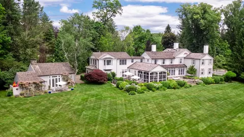 3113 Bronson Rd, Fairfield, CT 06824