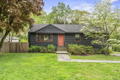 34 Anthony Ln, New Canaan, CT 06840