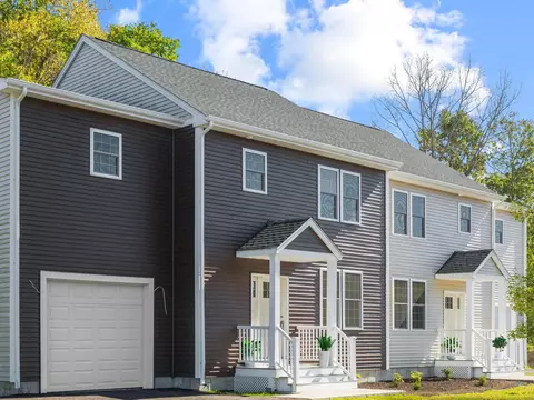 213 Winding Hollow Rd, Groton, CT 06340