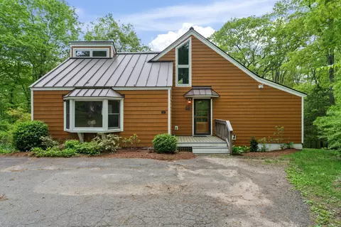 27 Whippoorwill Ln, Bethany, CT 06524