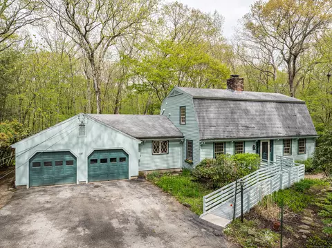 74 Lynwood Rd, Mansfield, CT 06268