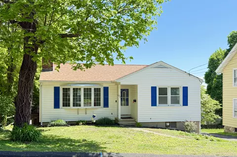 102 Ridgewood Ave, Stamford, CT 06907