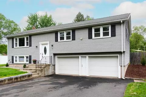 86 Rustic Ln, East Hartford, CT 06118