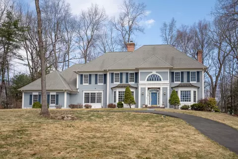 7 Brighton Ln, Simsbury, CT 06070
