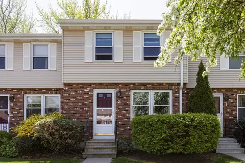 2 Saint Marc Cir #R, South Windsor, CT 06074