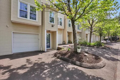 380 Hitchcock Rd #58, Waterbury, CT 06705