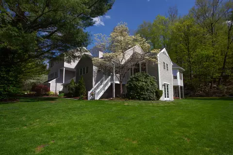 128 Winterbourne Ln #128, Canton, CT 06019