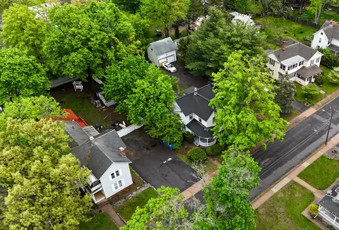 19 Hudson St, Manchester, CT 06042