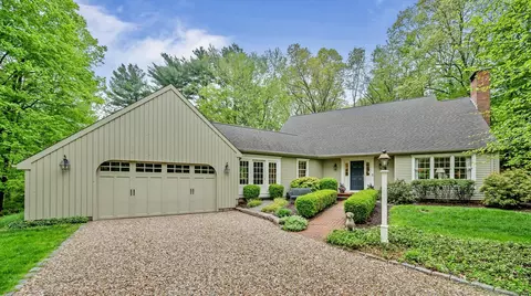 25 Dug Rd, Glastonbury, CT 06073