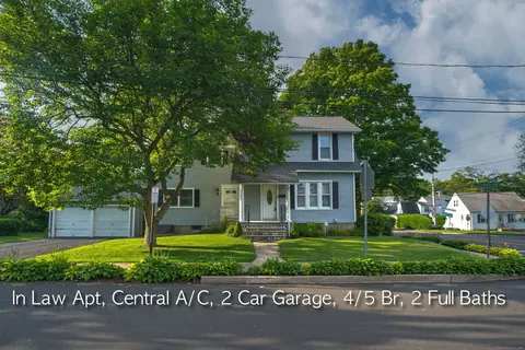 6 Thompson St, Fairfield, CT 06825