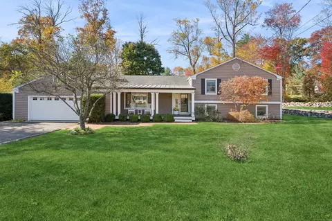 238 Thornridge Dr, Stamford, CT 06903
