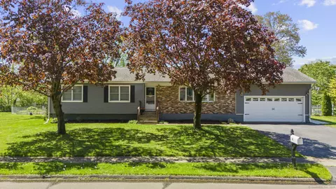 6 Apple Tree Ter, West Haven, CT 06516