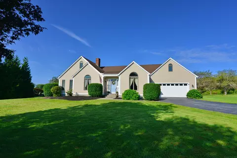 36 Blossom Dr, Pomfret, CT 06259
