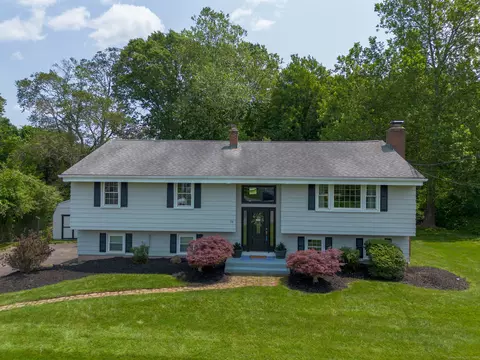 26 Sharon Cir, Meriden, CT 06450