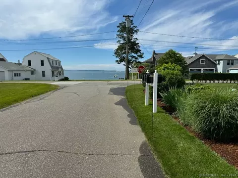 15 Griswold Rd, East Lyme, CT 06357 photo 4