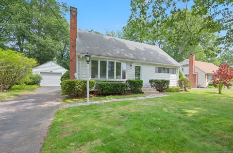 26 John Smith Dr, West Hartford, CT 06107
