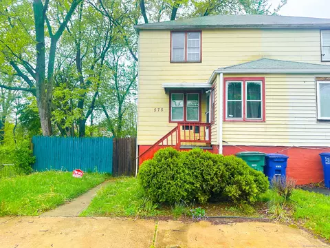 575 Pearl Harbor St, Bridgeport, CT 06610