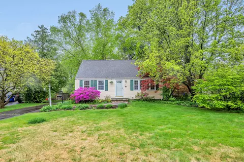 33 Sunset Rd, Newington, CT 06111